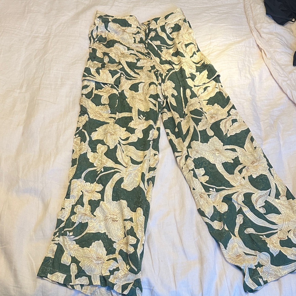 Mango High Waisted Wide Leg Floral Cargo Pants
